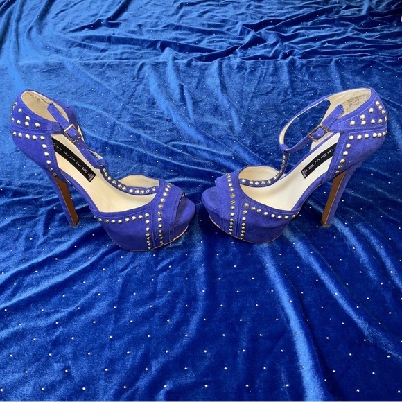 STEVEN by Steve Madden Blue Suede Studded Platform High Heels - Size 6.5 - Picture 3 of 5
